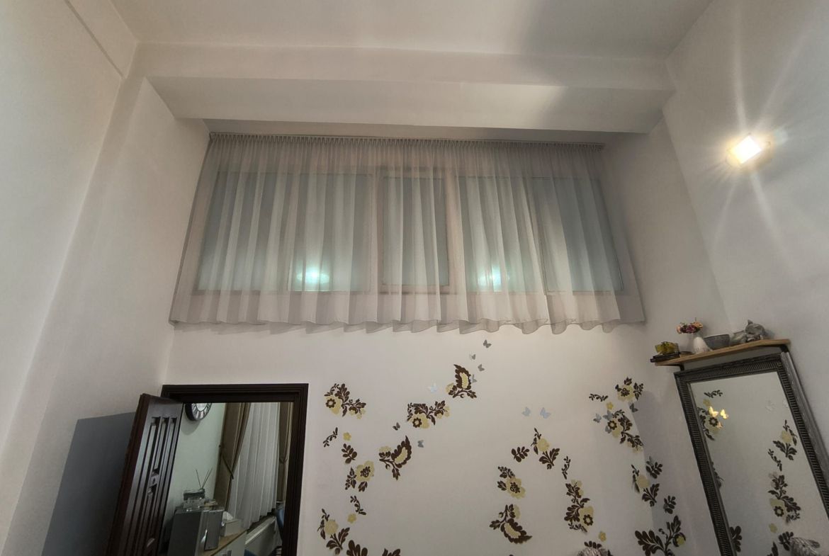 Spatiu comercial, ultracentral, Republicii, Oradea. 600 E/lună. Com 0