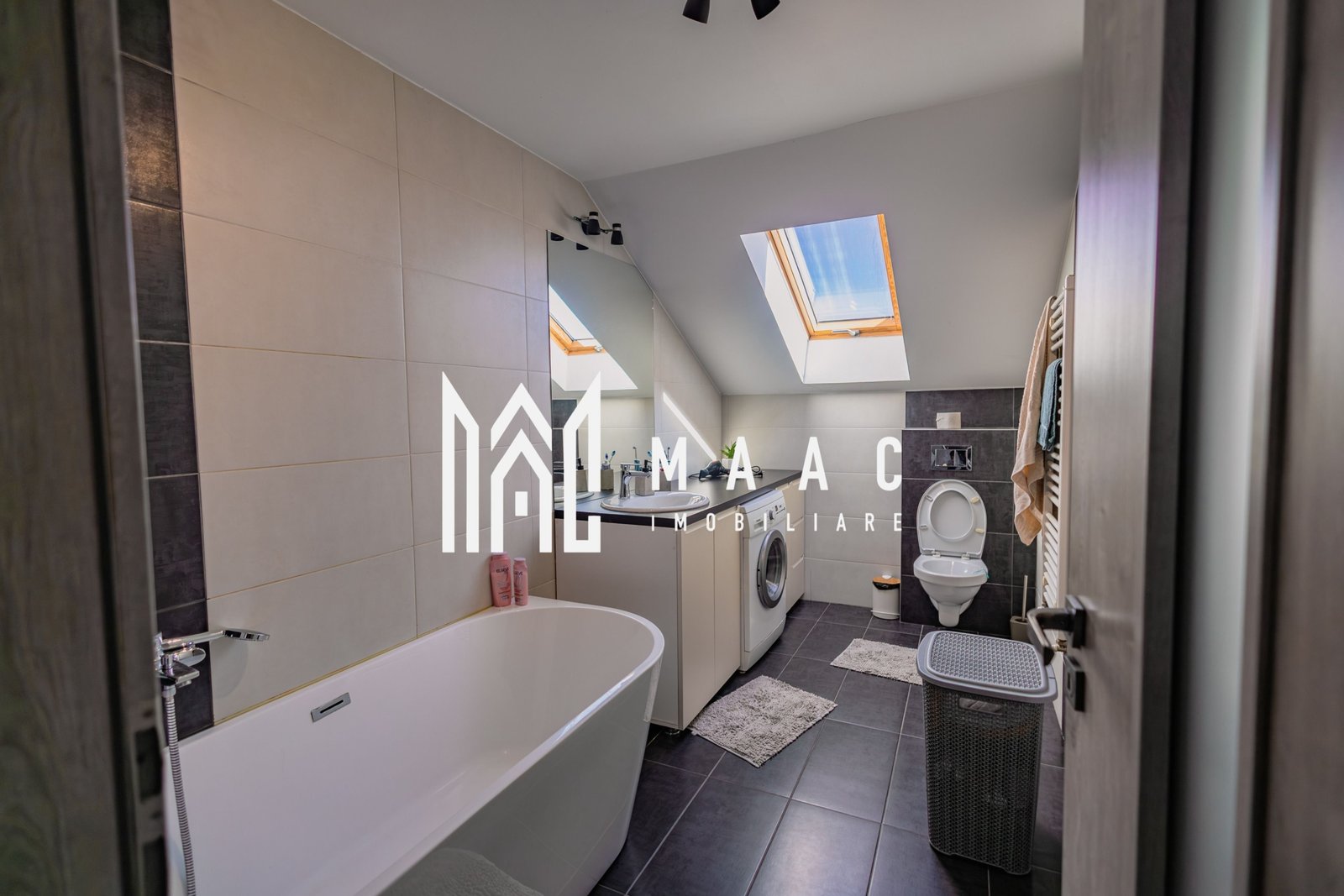 4bb6db44e53541239858ac90f7876903