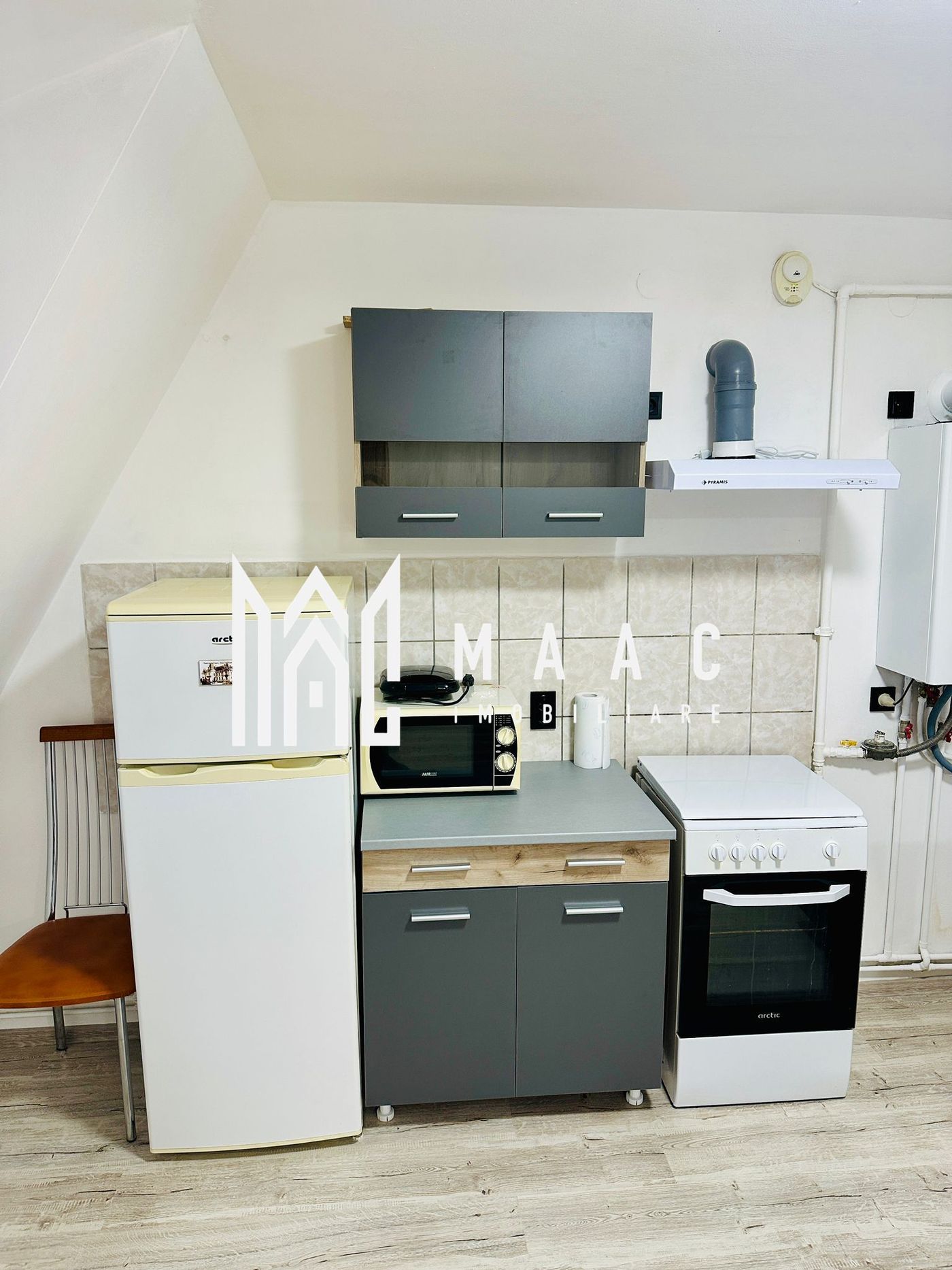 Mansardă pe două niveluri – 45 mp utili – Str. Semaforului, Vasile Aaron, Sibiu - foto 4