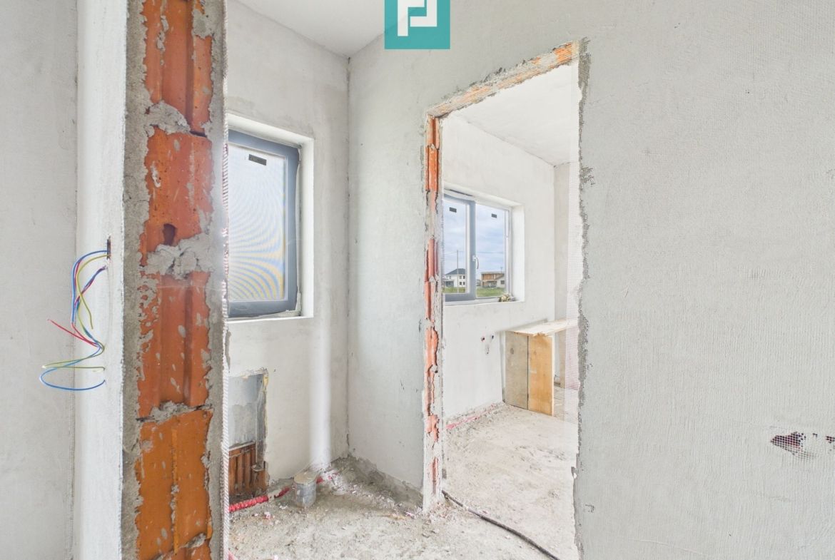 Casa nouă la roșu în Zimandcuz