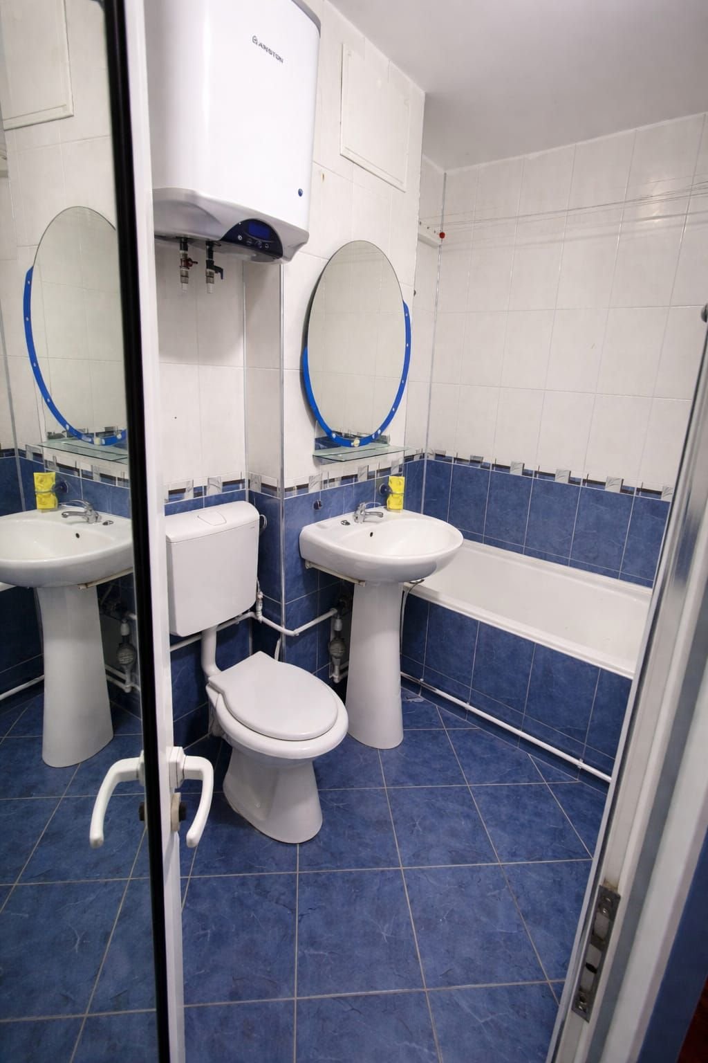 7741494047db4b7a909d7bcb14815e25