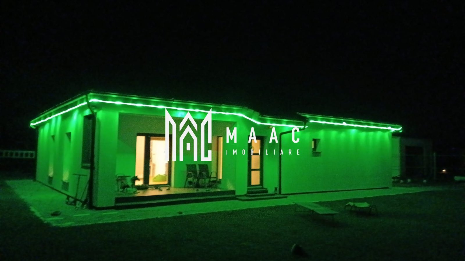 8639f1493006402bbb6f0486ccdac06f-1