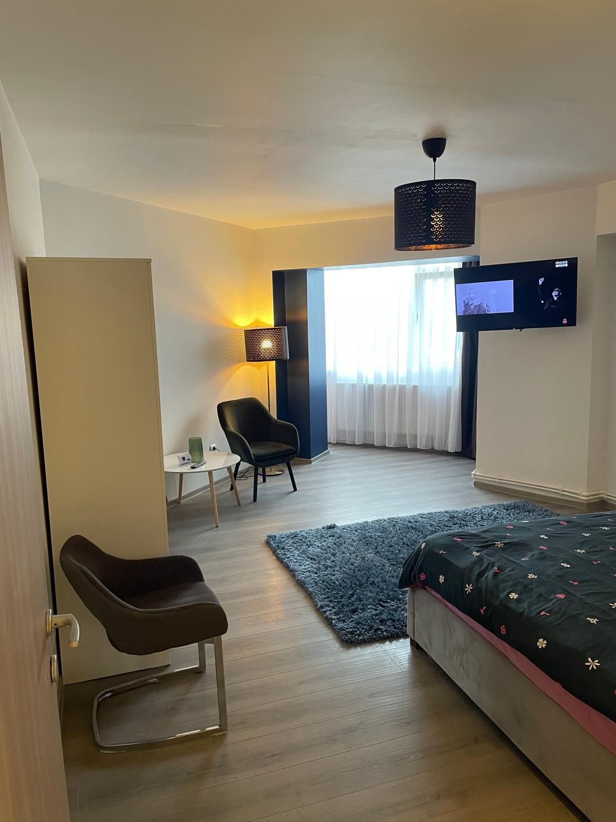 a2bc90db69a64ed8aa6006c286cef598-2 Apartament cu o camera – Faleza Dunarii, langa Union Jack, 44 mp