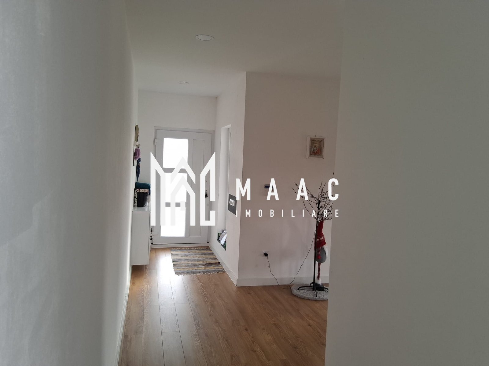 a6a03e31930247bd9020259c42d55e72-1