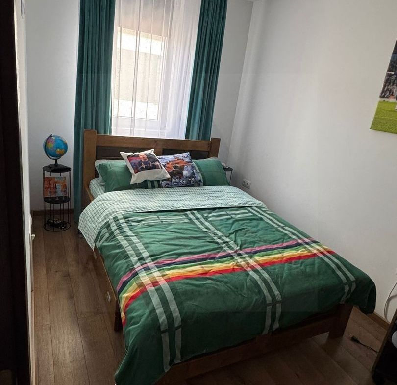 Casa 4 camere 2 bai balcon curte si 2 locuri parcare in Arhitectilor