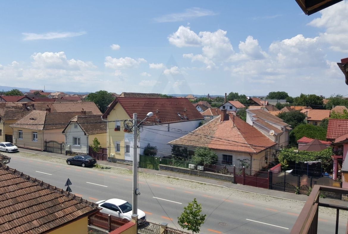 Aapartament renovat 4 camere etaj 2 suprafata 84.66 mp in Piata Cluj - foto 8