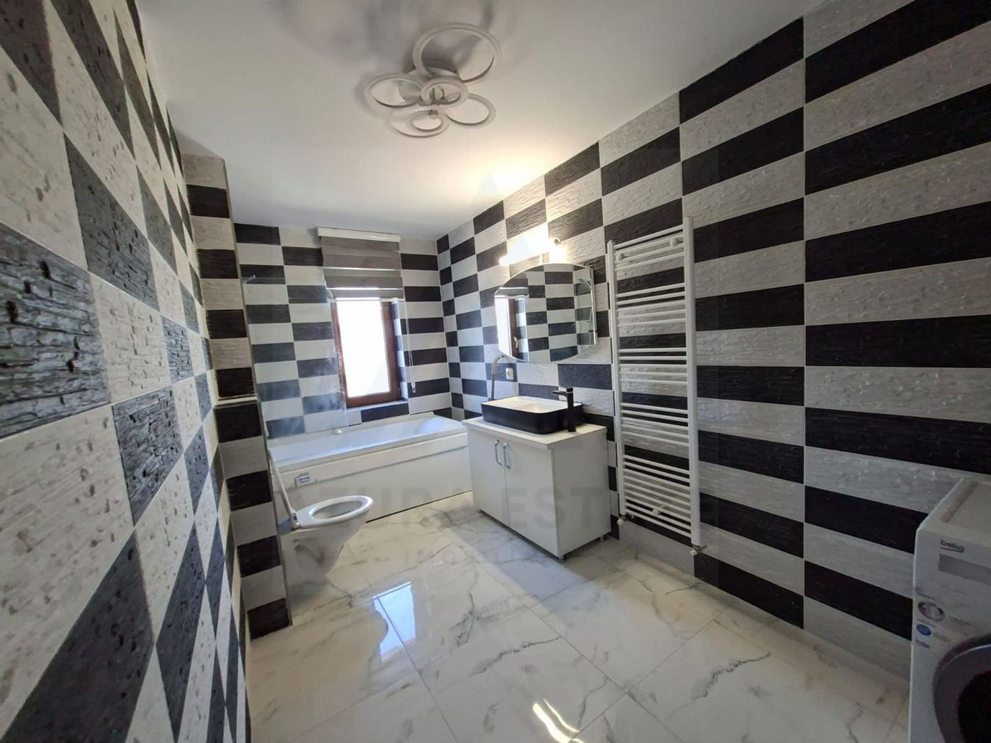 Penthouse modern 101 mp 2 bai terase 40 mp si 2 parcari pe Dna Stanca