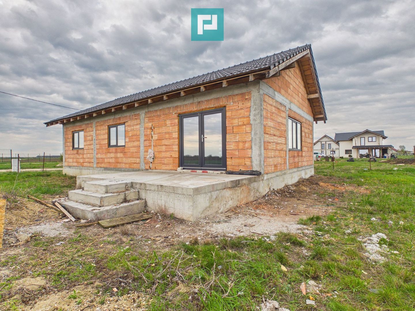 Casa nouă la roșu în Zimandcuz Casa nouă la roșu în Zimandcuz