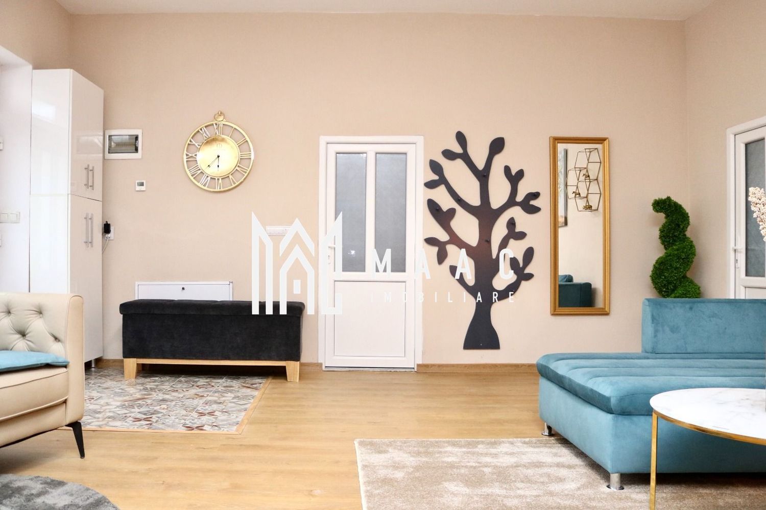 Apartament 4 camere | 2 bai | Modern | Curte | Central