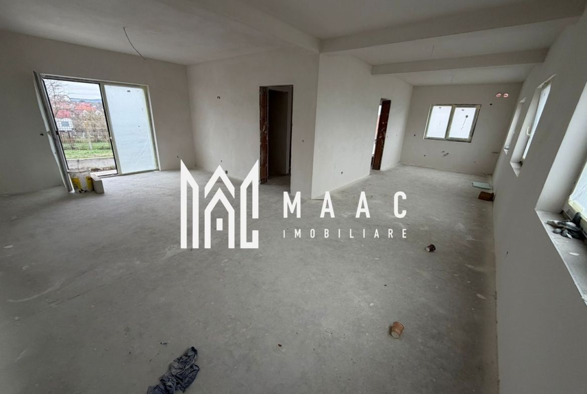 Casă Tip Duplex | 4 Camere | 2 Balcoane | Terasă | Șura Mică