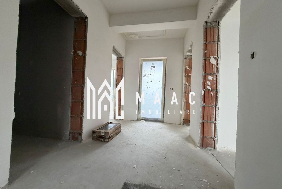 Casă Tip Duplex | 4 Camere | 2 Balcoane | Terasă | Șura Mică