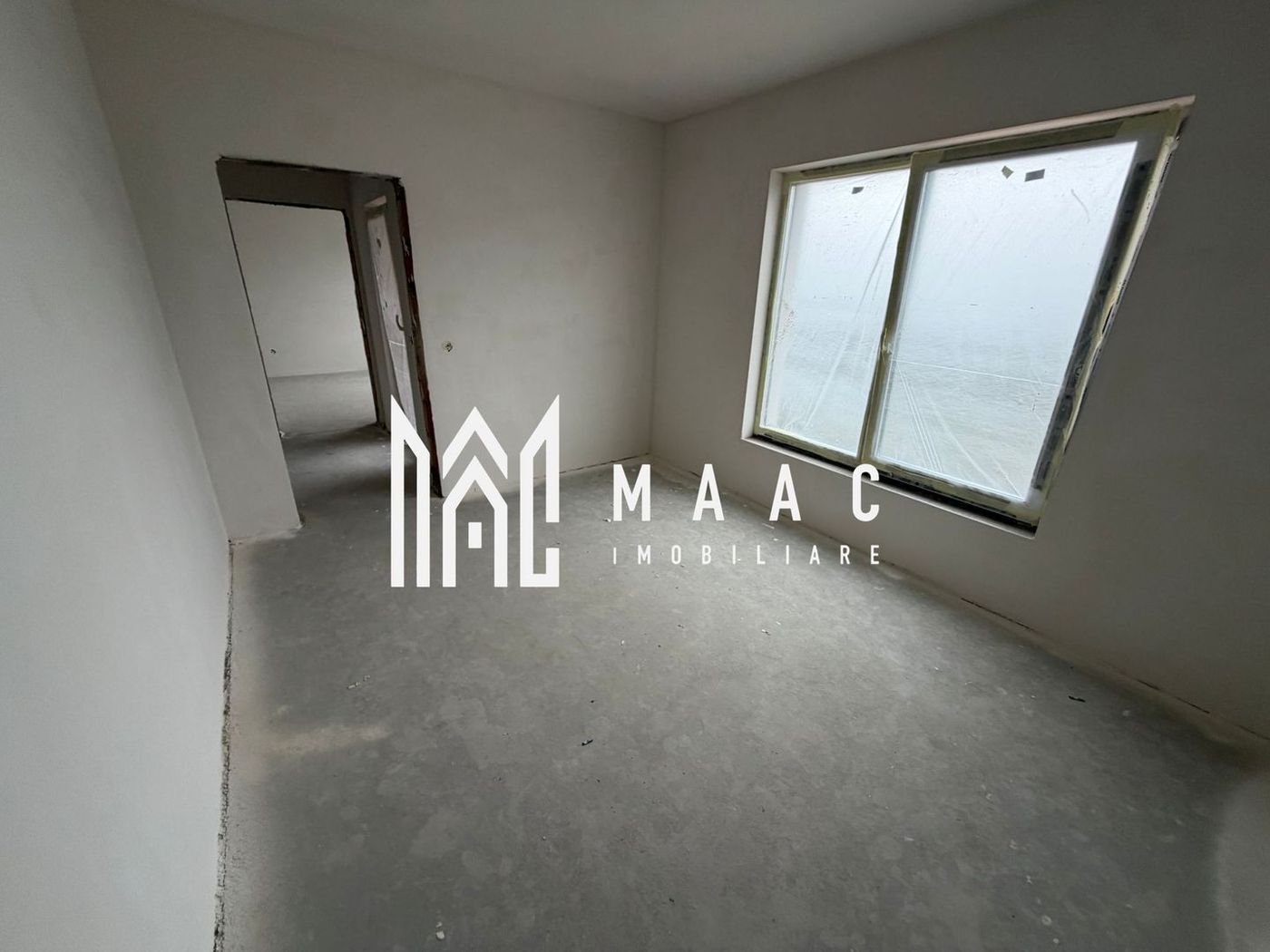 anBn-8240 Casă Tip Duplex | 4 Camere | 2 Balcoane | Terasă | Șura Mică