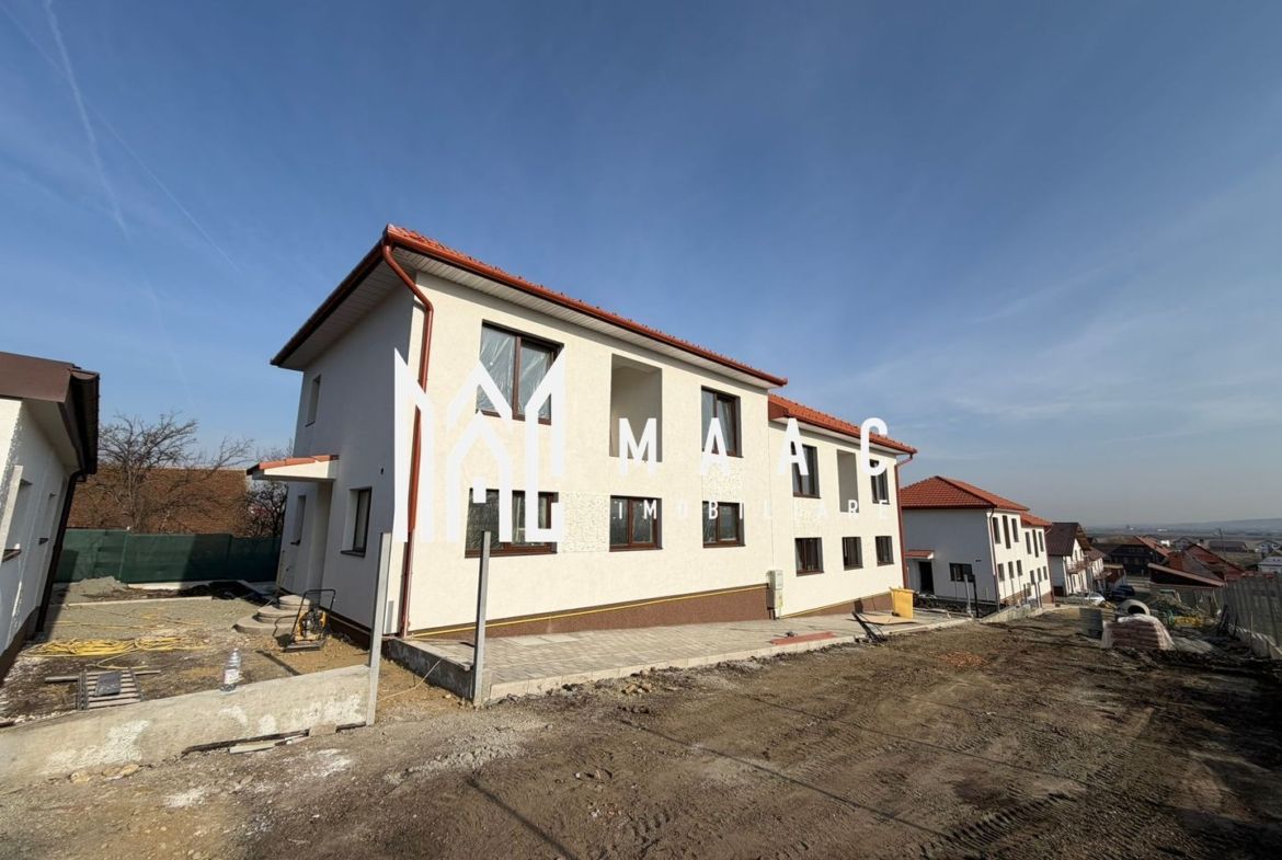 Casă Tip Duplex | 4 Camere | 2 Balcoane | Terasă | Șura Mică