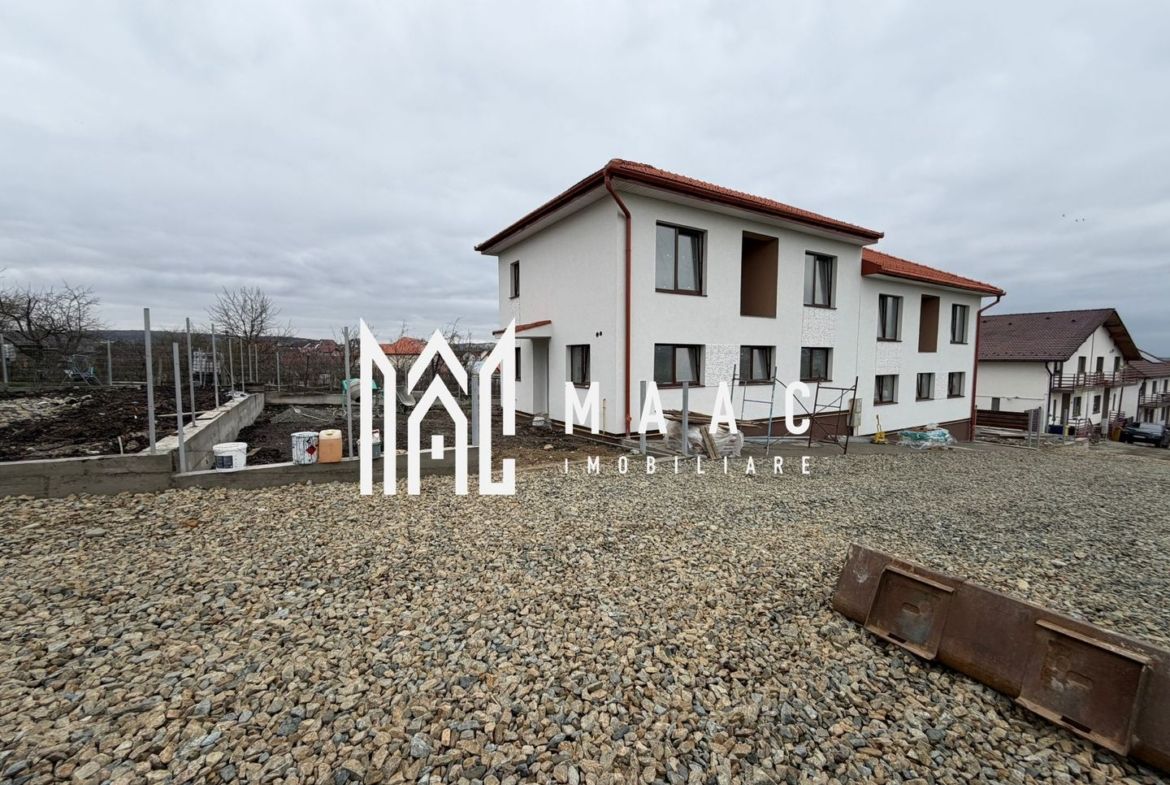 Casă Tip Duplex | 4 Camere | 2 Balcoane | Terasă | Șura Mică