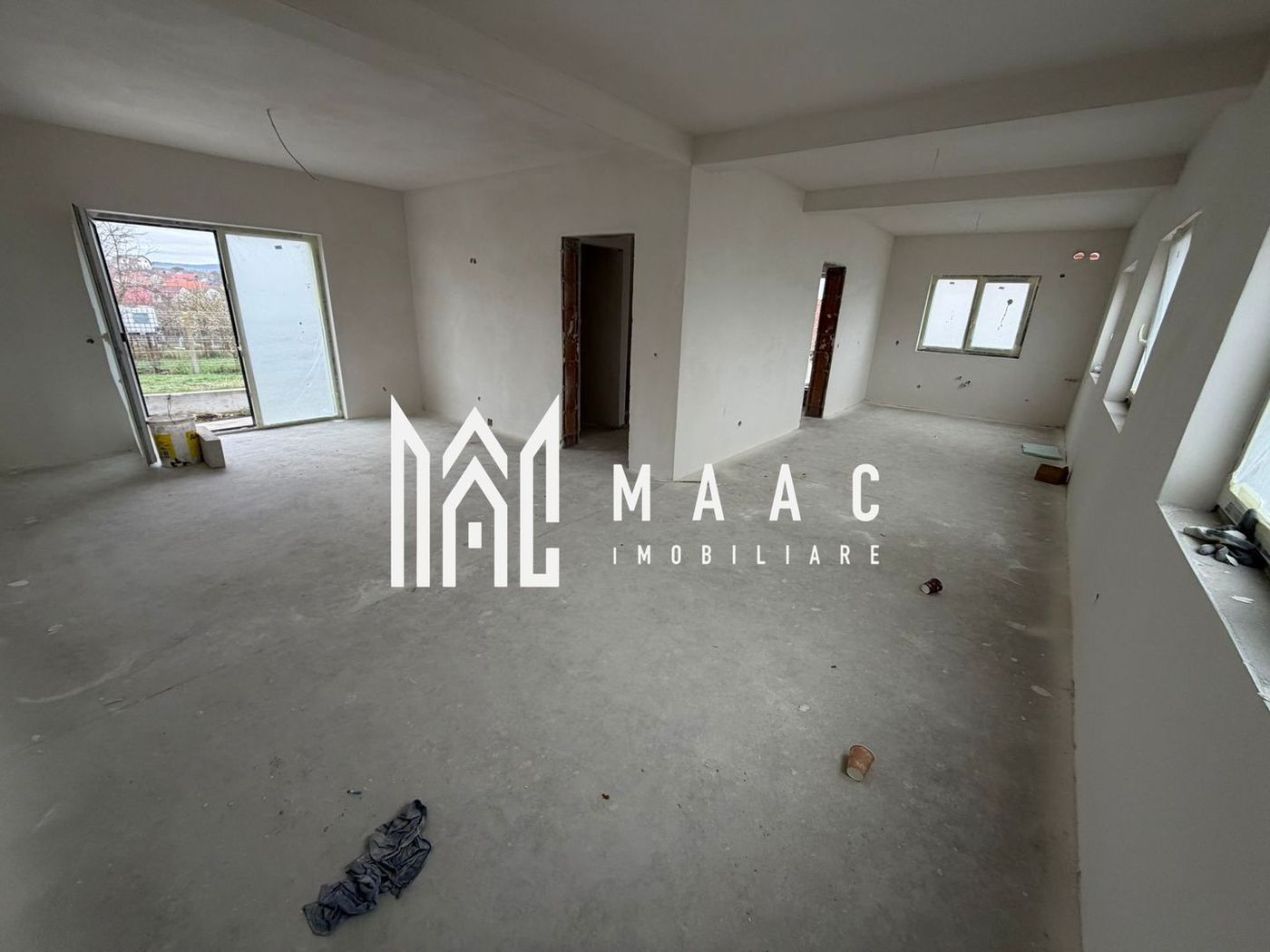 anBn-9952 Casă Tip Duplex | 4 Camere | 2 Balcoane | Terasă | Șura Mică