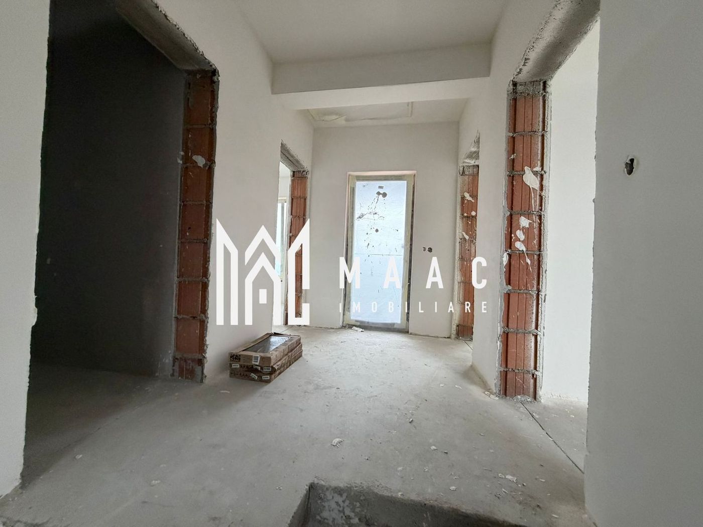 anBn-9958 Casă Tip Duplex | 4 Camere | 2 Balcoane | Terasă | Șura Mică