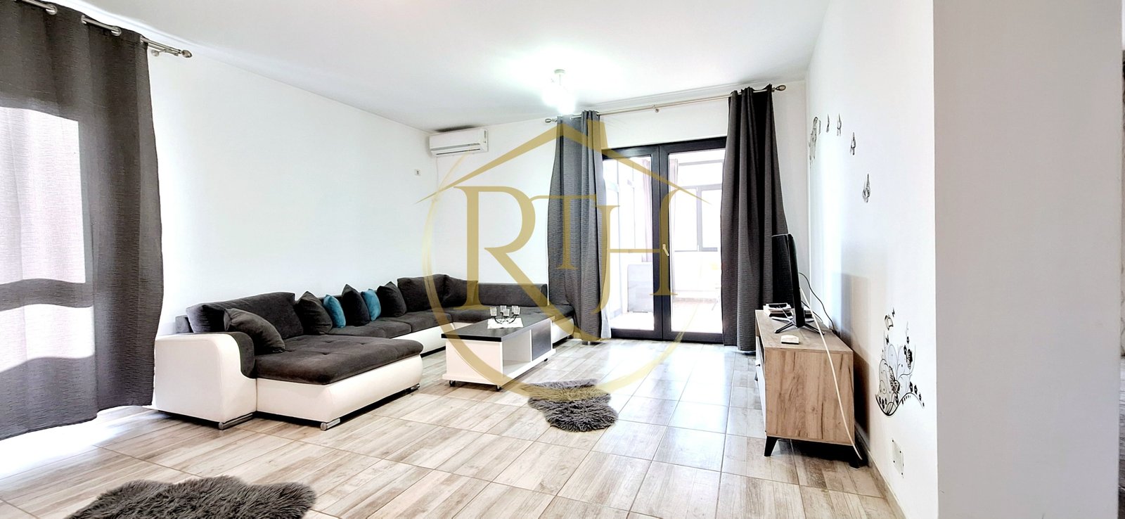 b682e0aa1bf24c3d8d17567d9fcca2a3