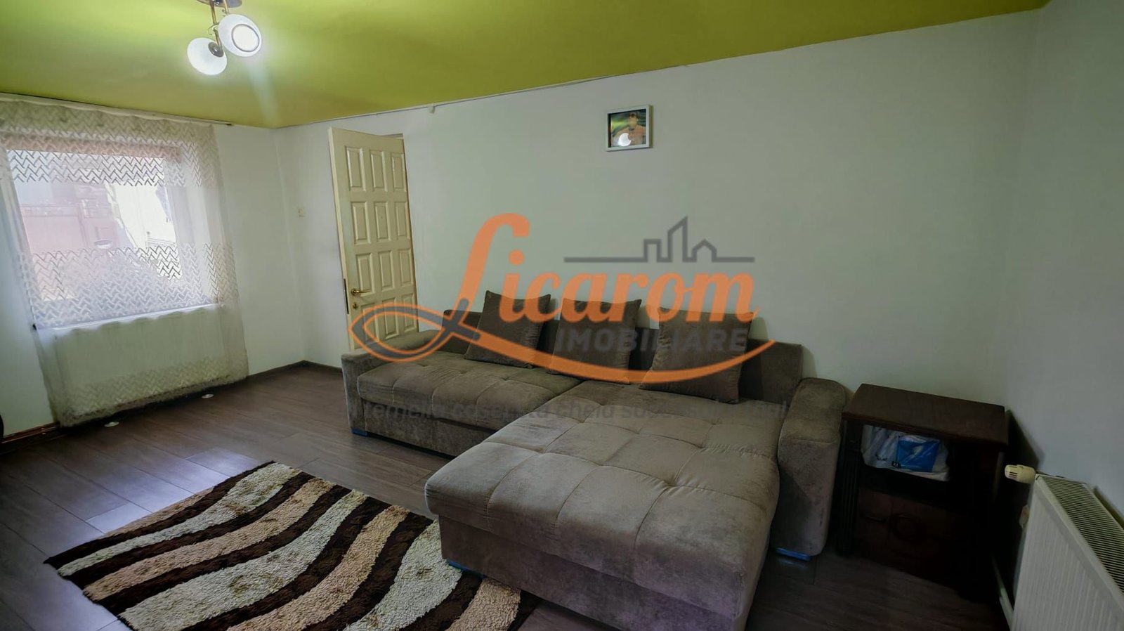 c19e10c7c0c74de38e557862824c0166-1