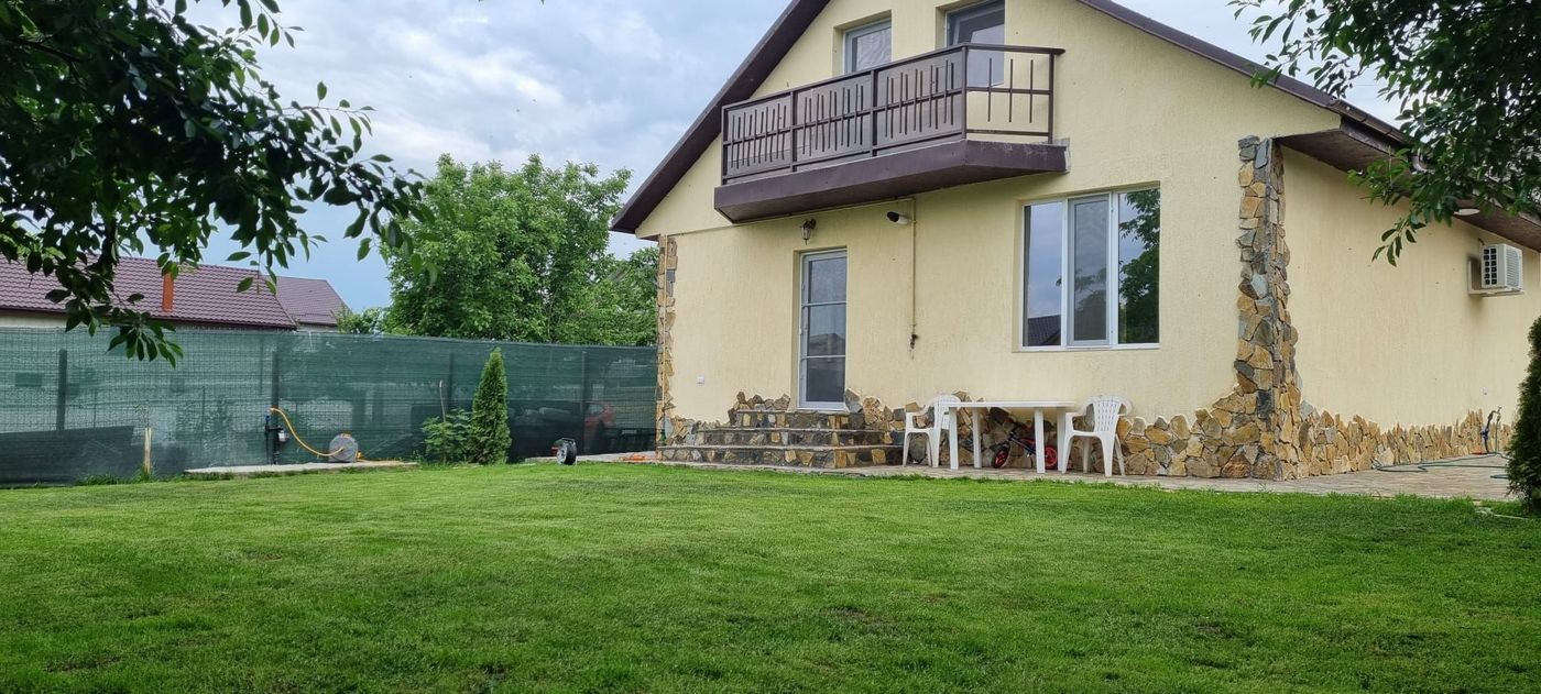 De inchiriat, vila noua – Bariera  Traian – Lacul Brates