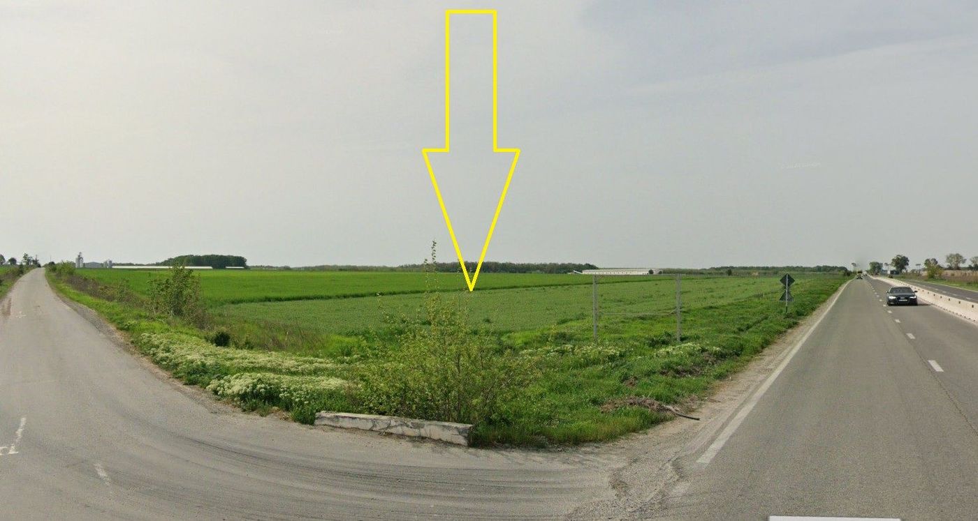 Teren Intravilan 4,5 ha – Poziție Strategică vis-à-vis de Aeroportul MK