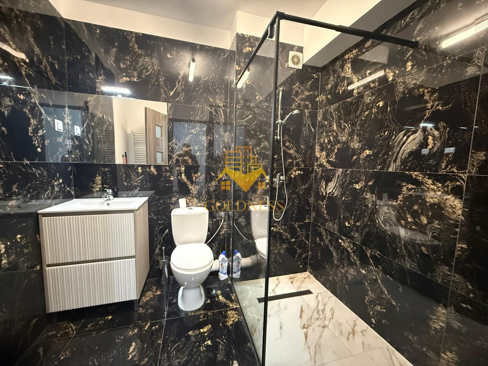 cf8917e40d384a49b6537ab76b56a721