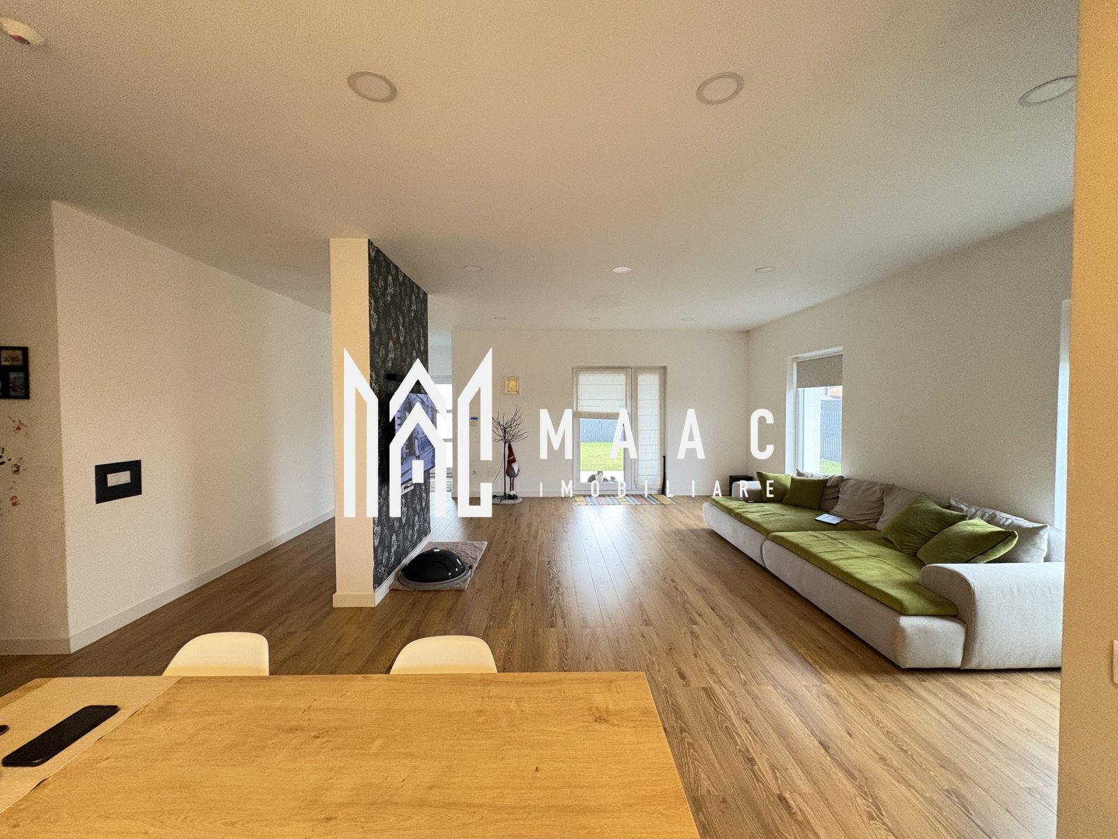 d28e86b59a194617a1ce80c09e5f52df-1