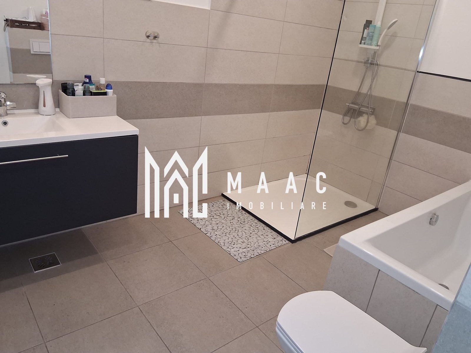 d4c23f4d066e49ff868a8c6f8200c4cf-1