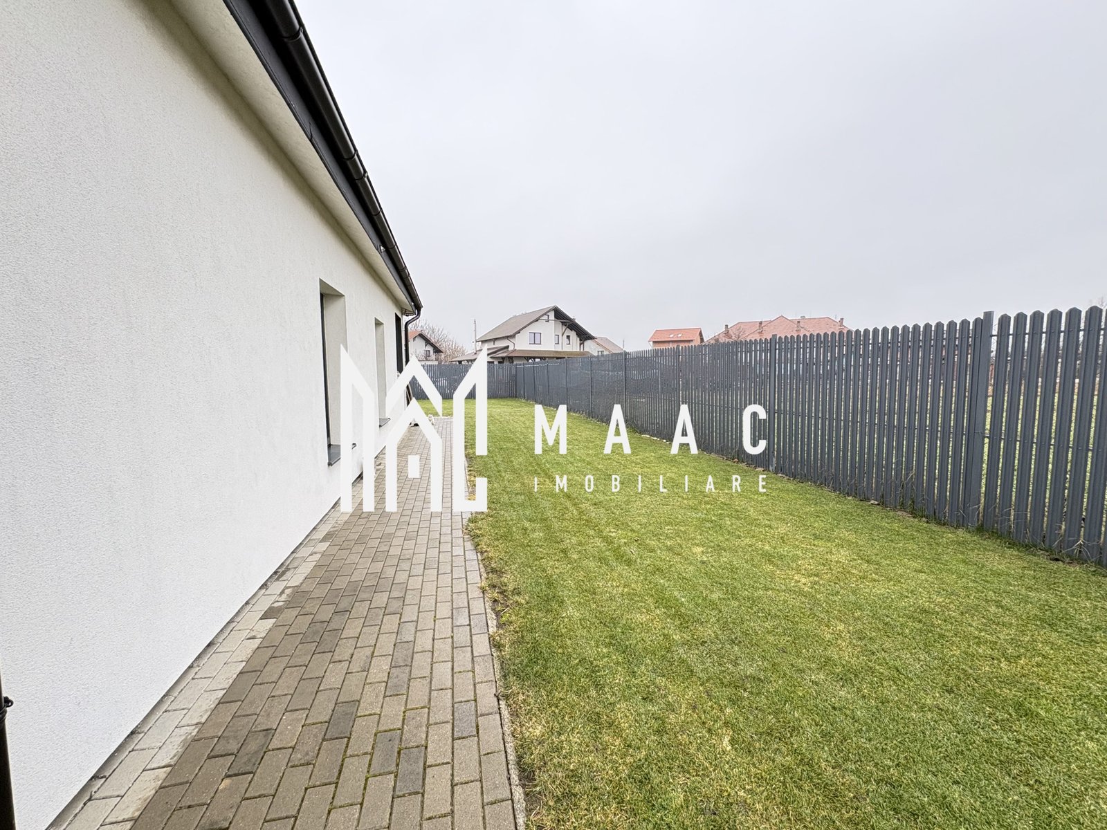 d9da01098ecd4c6cb8c741c813cc64a7-1