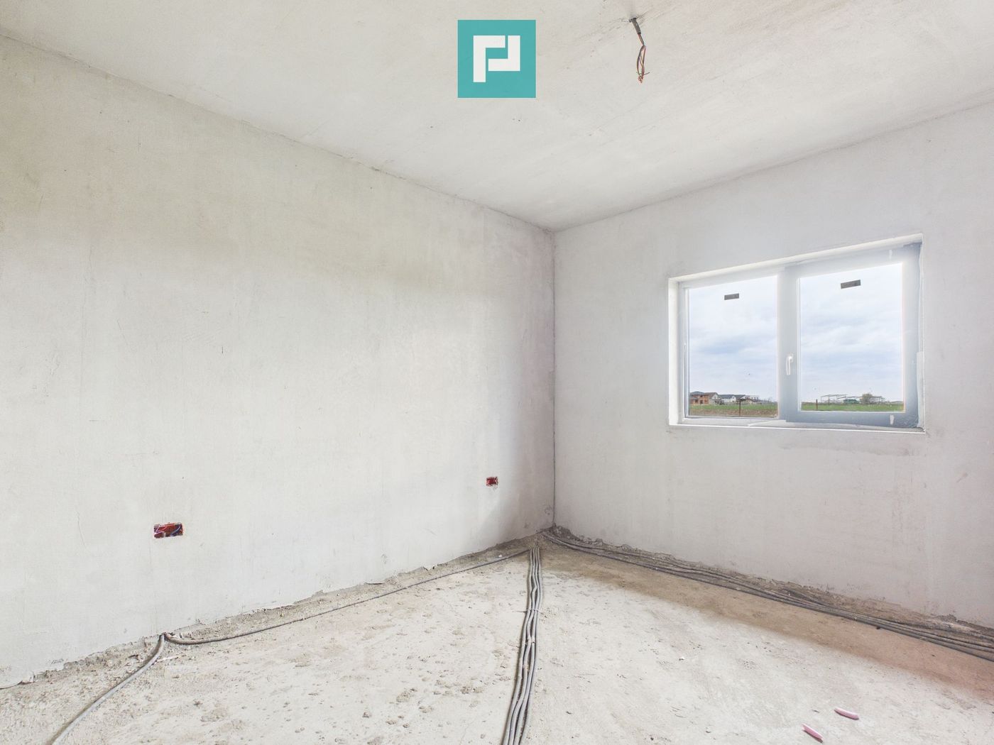 Casa nouă la roșu în Zimandcuz