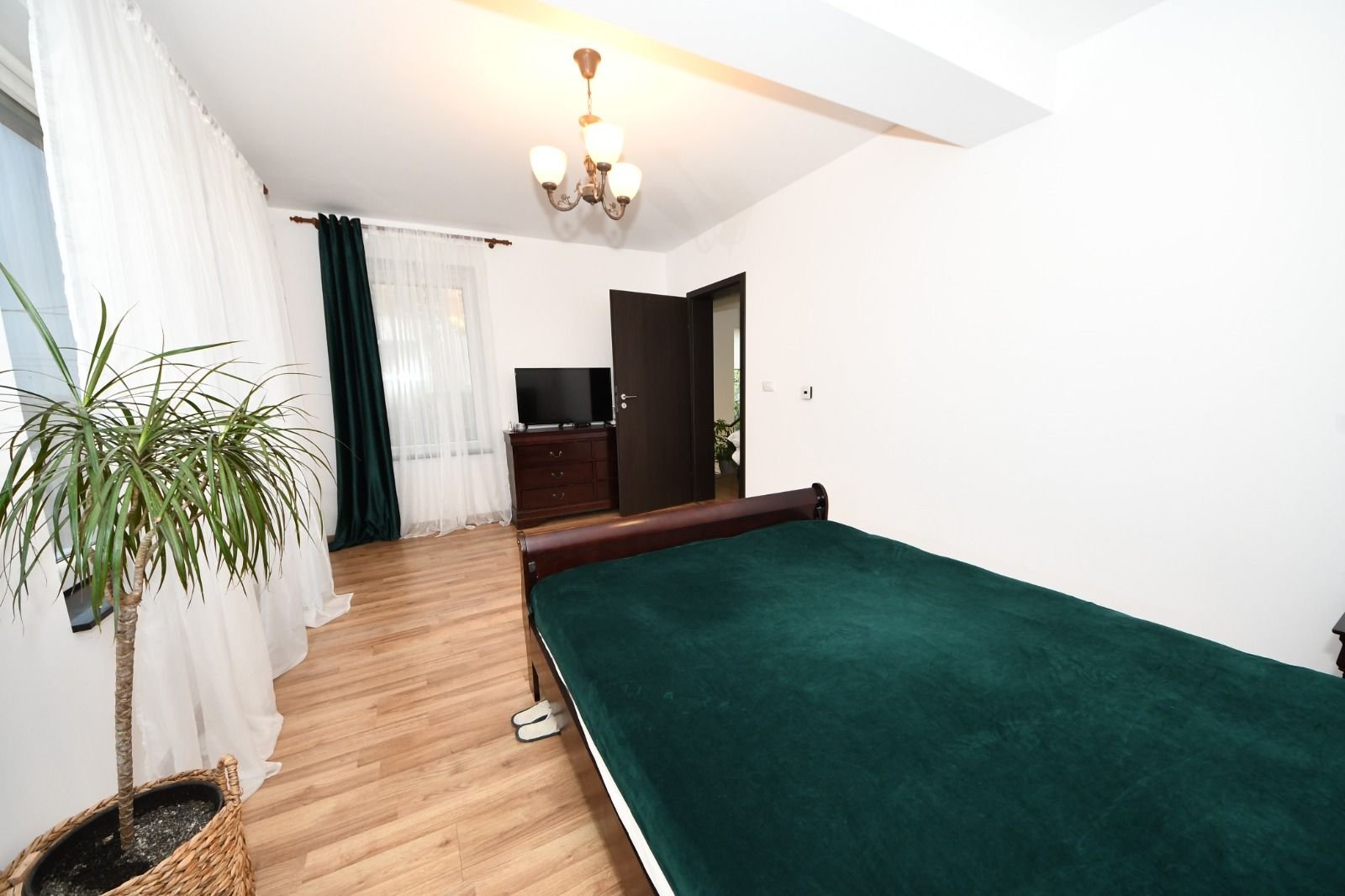 dd96f9e8212d4485a55e440fc9af57c1-1