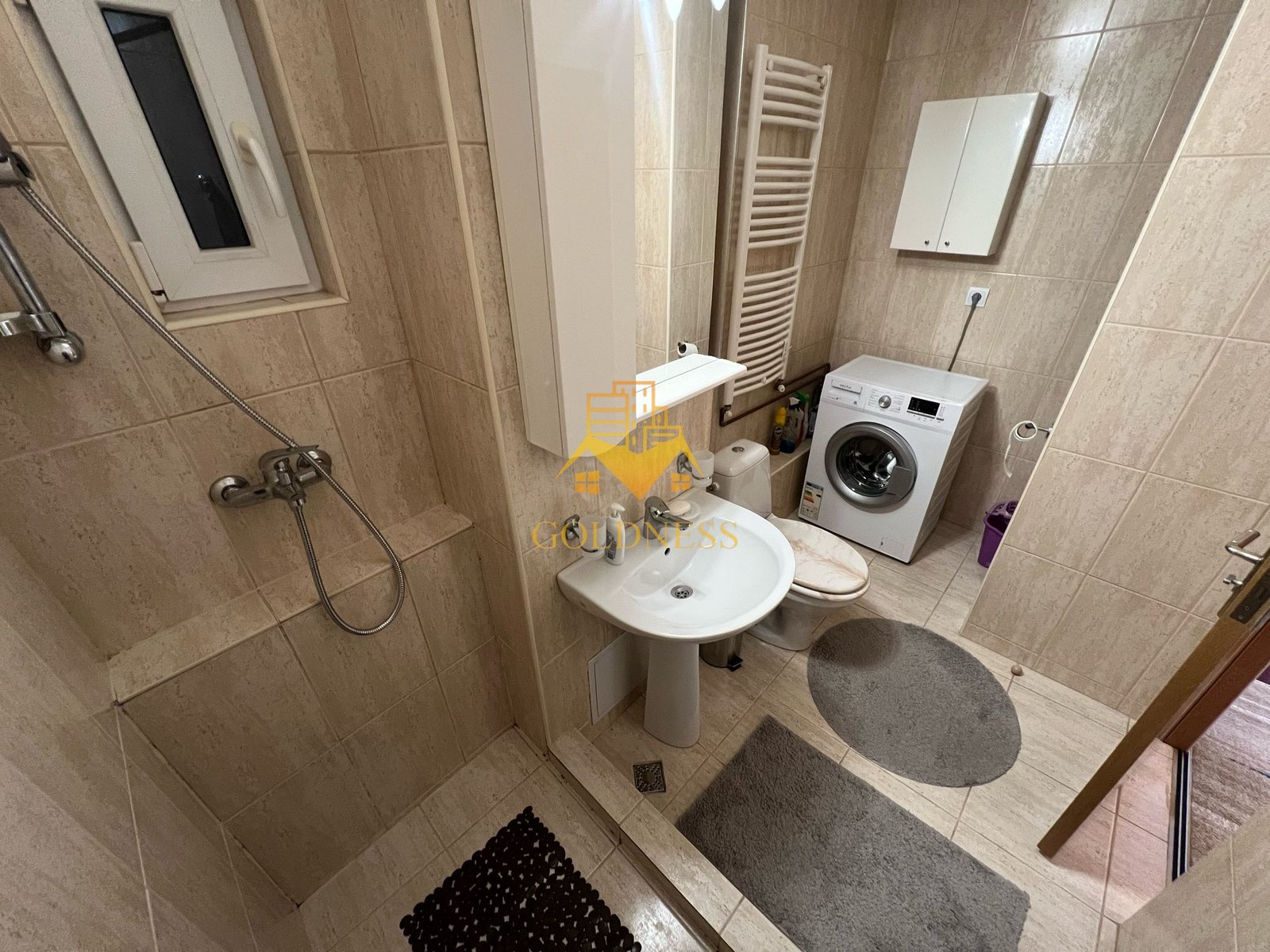 e4d0971c6f3f4b2e906e611a43e176c8