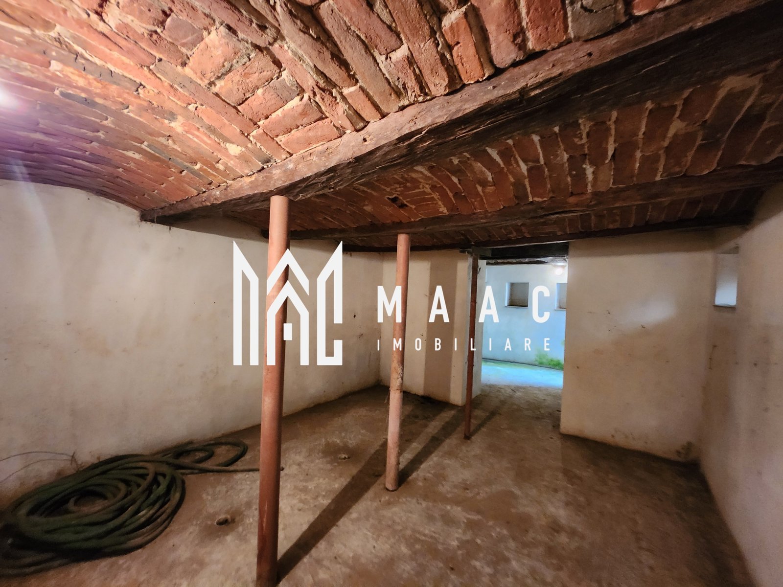 e6ae38942f8a47ac8bad12587a1cc62d-1