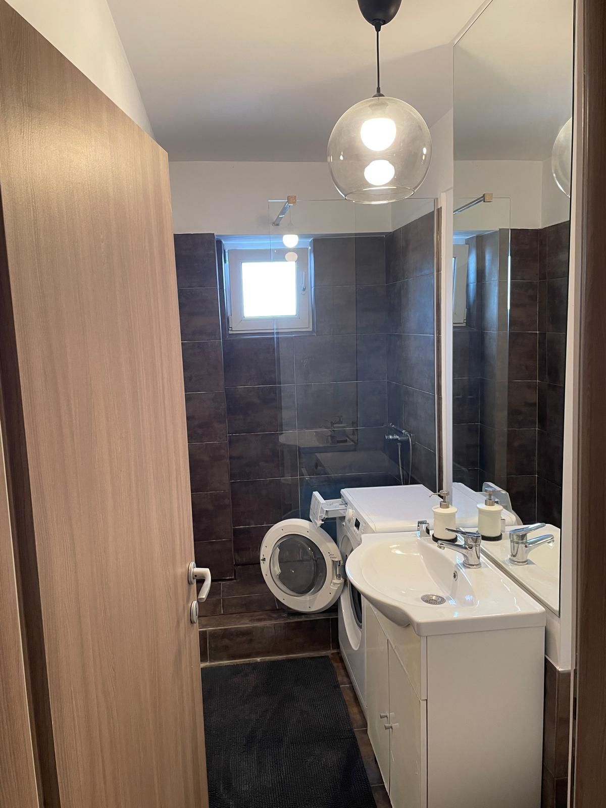 eb108813f51841b9927fe14b7ac7176f-2 Apartament cu o camera – Faleza Dunarii, langa Union Jack, 44 mp
