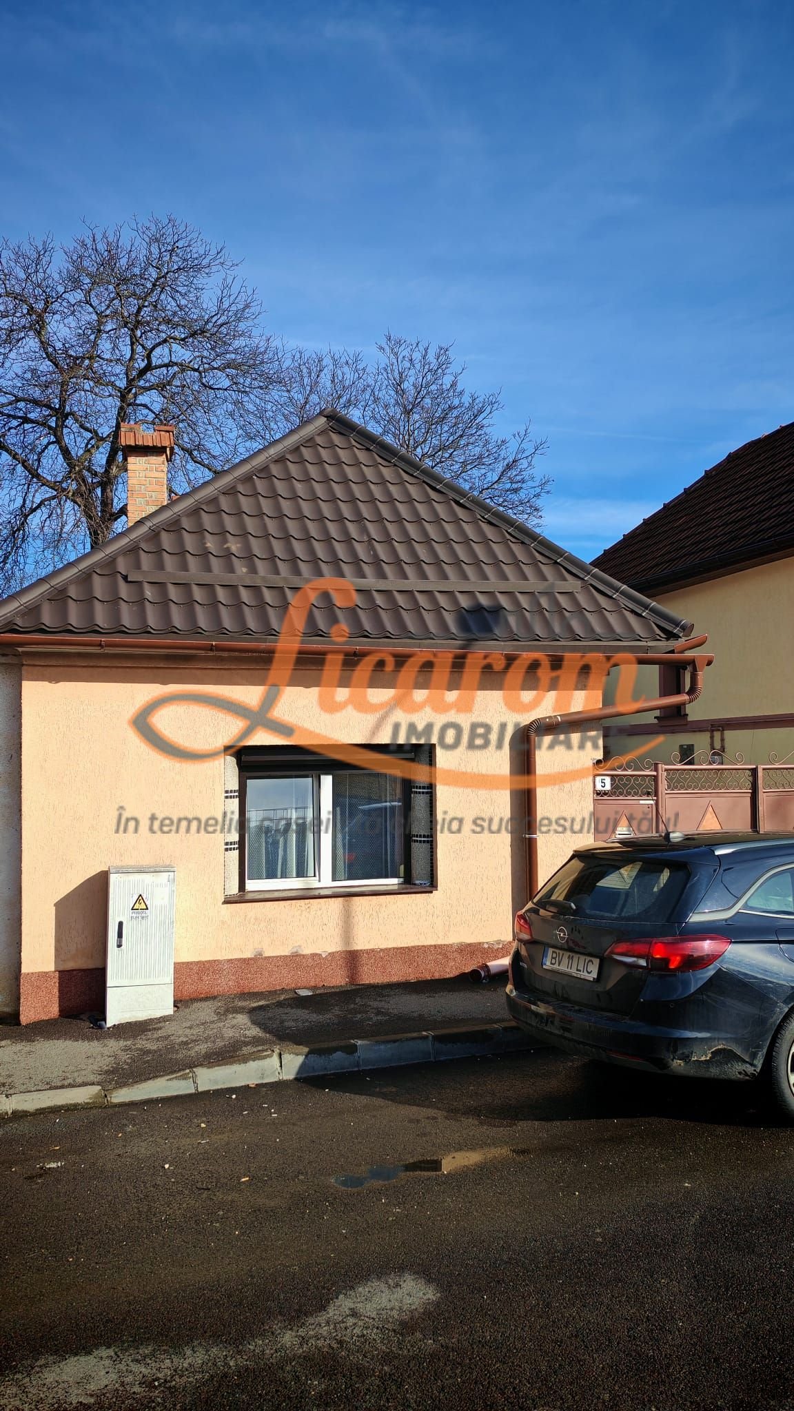 ef58ec1de3e448c088ed6b8172d65c88-1