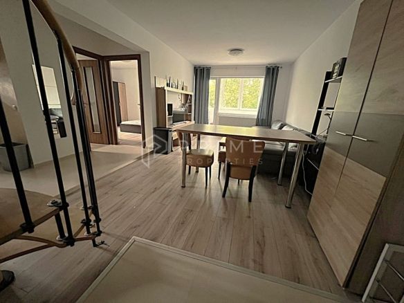 Apartament penthouse modern de vânzare, 4 camere, în Cornișa