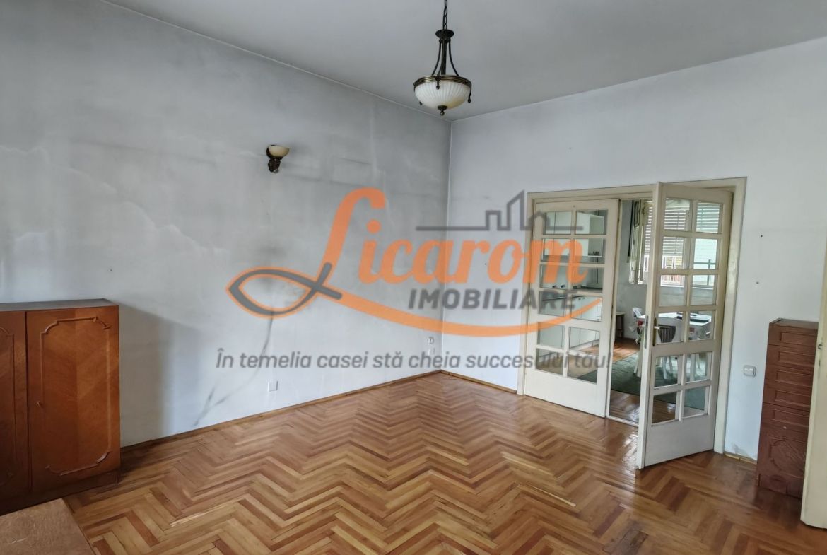 Casa PRETABILA DESTINATIE COMERCIALA,Brasovul Vechi,P+E, 3 cam