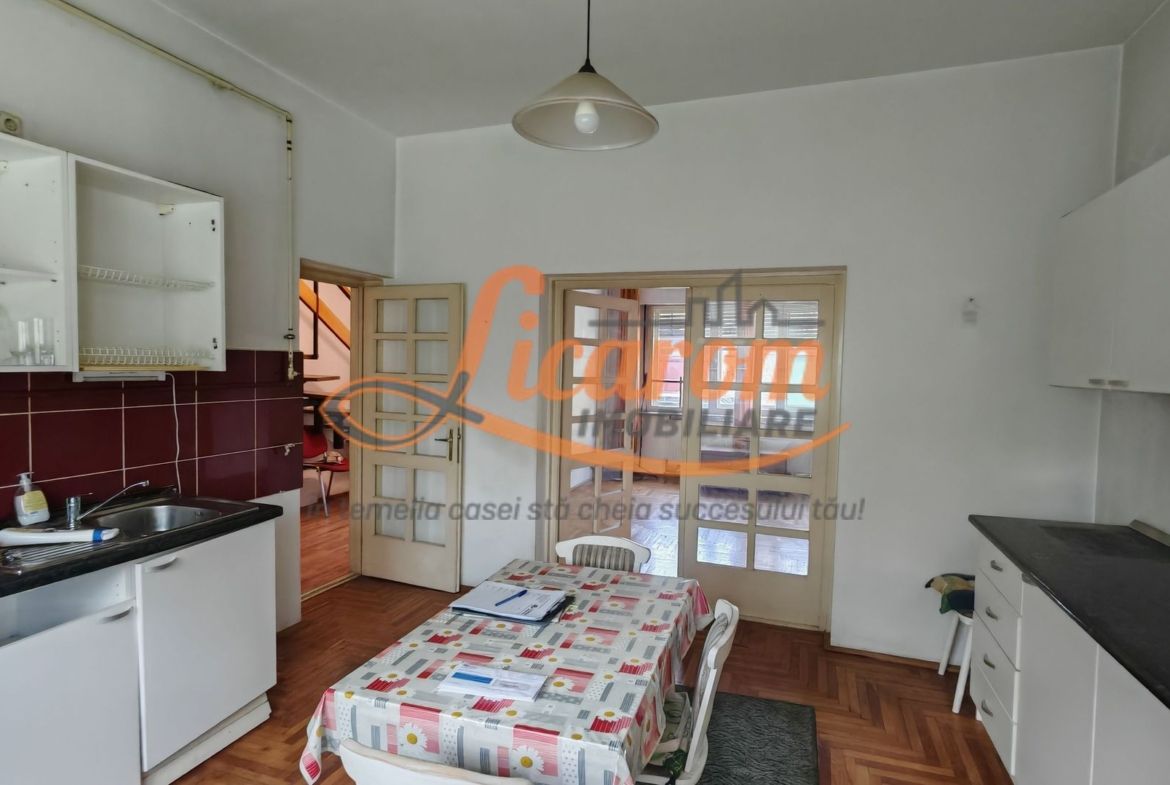 Casa PRETABILA DESTINATIE COMERCIALA,Brasovul Vechi,P+E, 3 cam