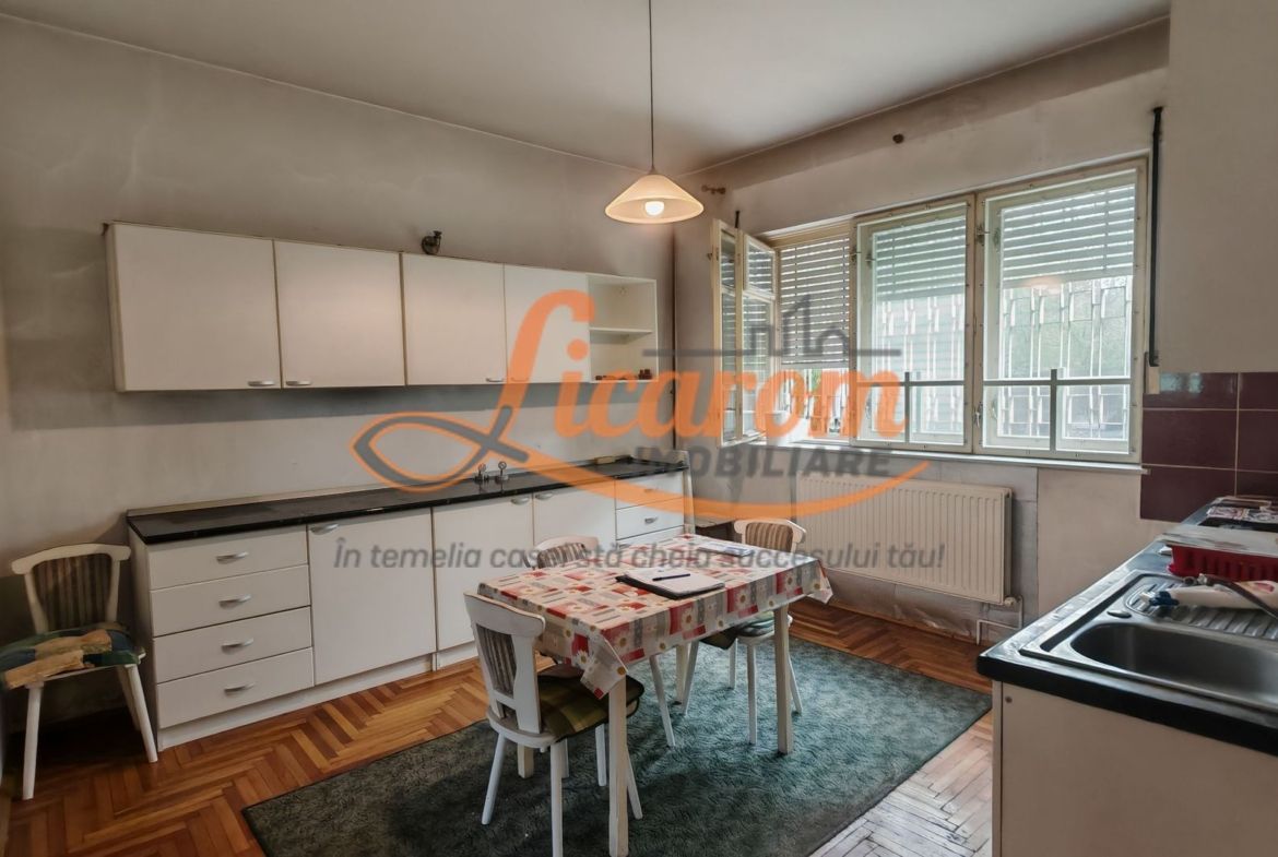 Casa PRETABILA DESTINATIE COMERCIALA,Brasovul Vechi,P+E, 3 cam - foto 6