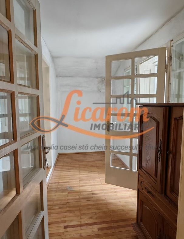 Casa PRETABILA DESTINATIE COMERCIALA,Brasovul Vechi,P+E, 3 cam