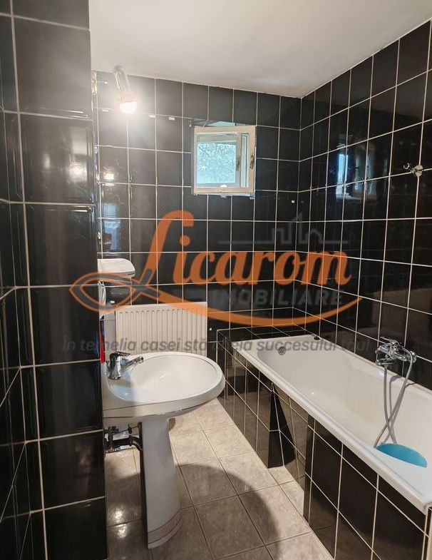 Casa PRETABILA DESTINATIE COMERCIALA,Brasovul Vechi,P+E, 3 cam