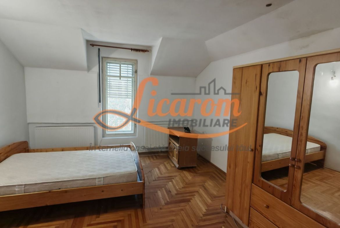 Casa PRETABILA DESTINATIE COMERCIALA,Brasovul Vechi,P+E, 3 cam