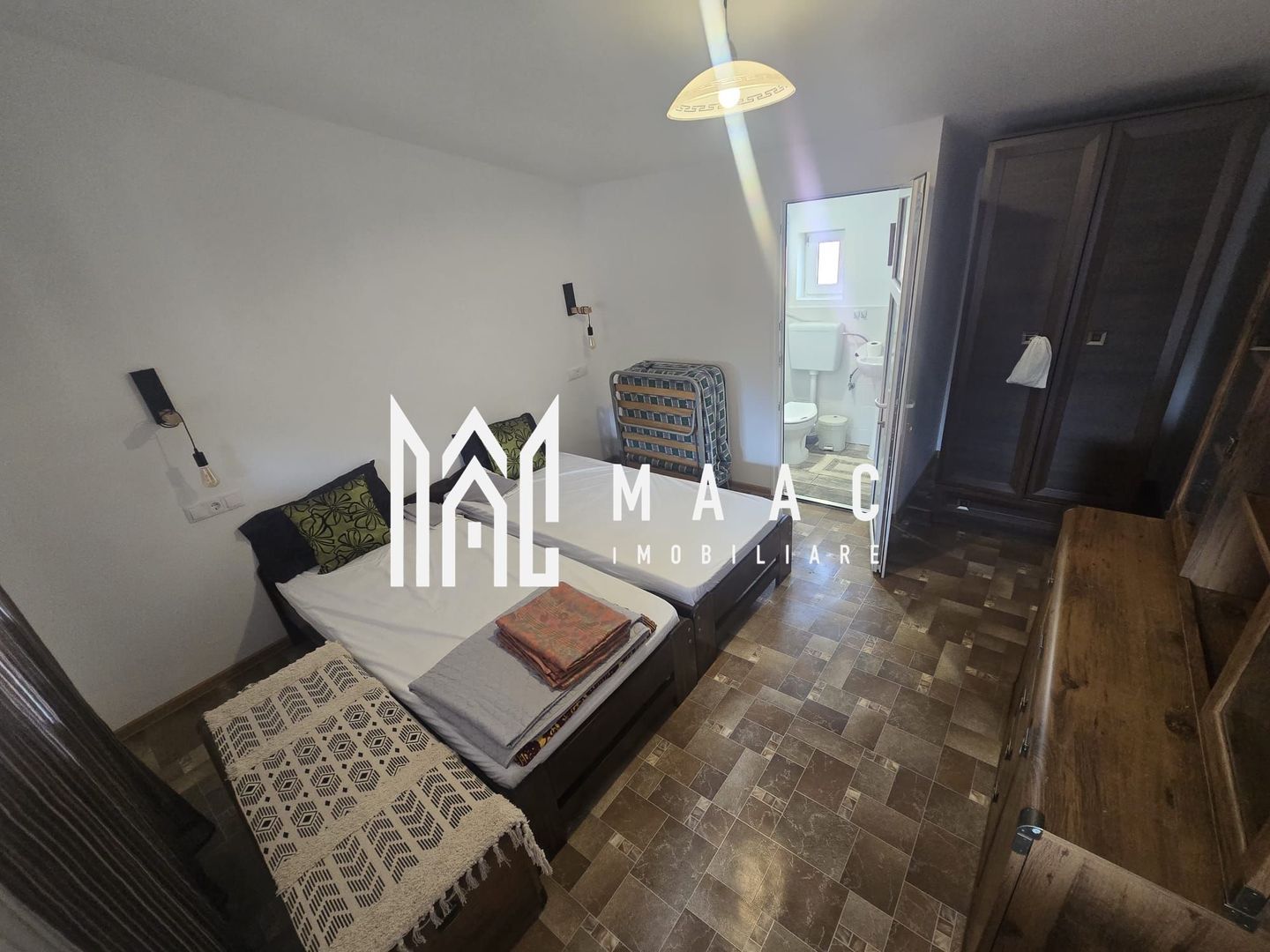 Casa 4 camere 850 mp teren Orlat