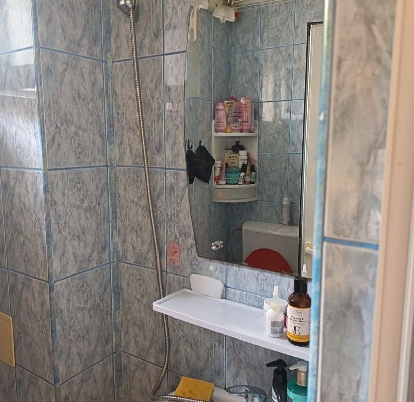 De vanzare apartament 3 camere – Micro 40 – Parter cu gradina