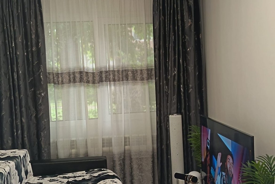 De vanzare apartament 3 camere – Micro 40 – Parter cu gradina