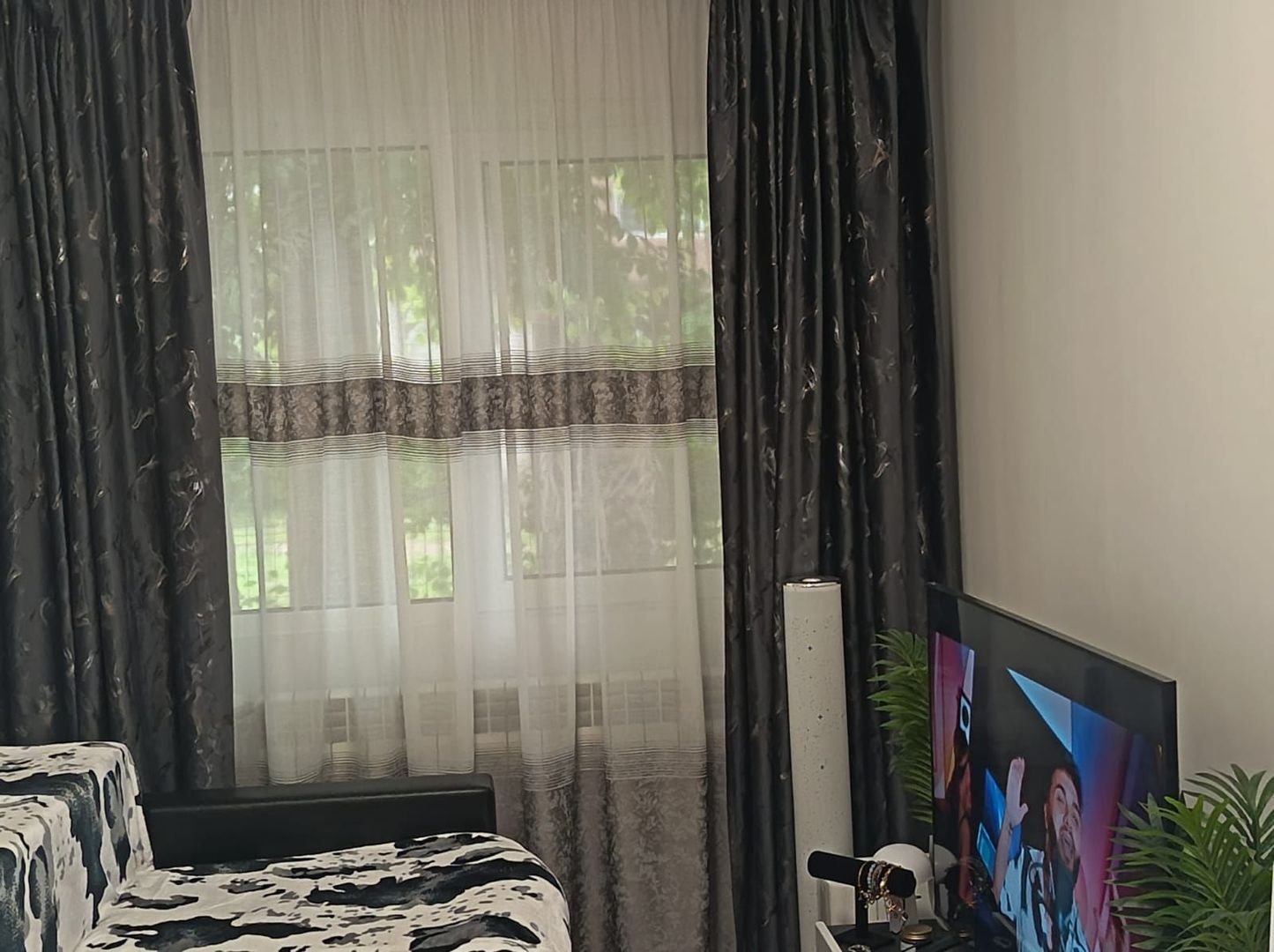 De vanzare apartament 3 camere – Micro 40 – Parter cu gradina