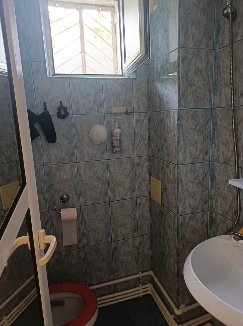 De vanzare apartament 3 camere – Micro 40 – Parter cu gradina
