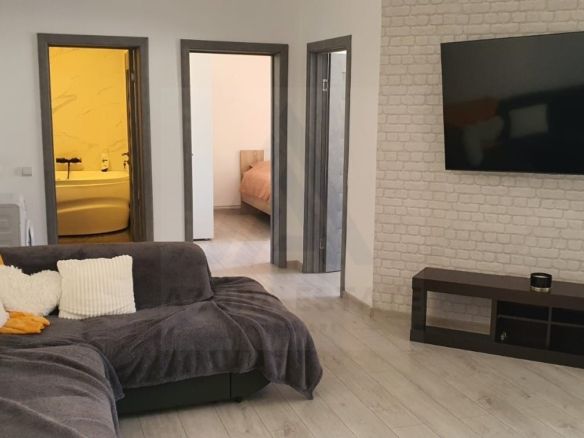 Apartament spatios 3 camere 72 mp balcon 5 mp zona Piata Rahovei