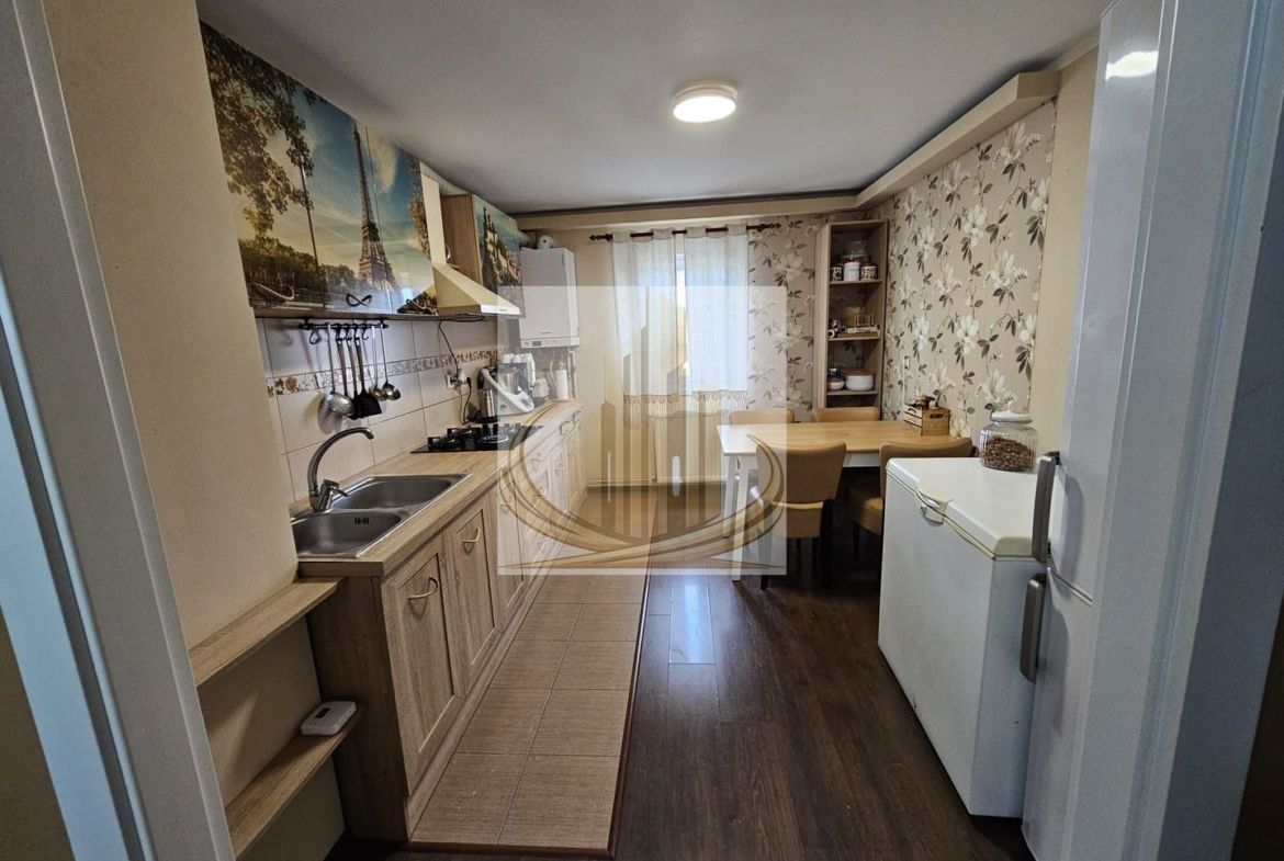 Apartament 3 camere 77mp Lipovei