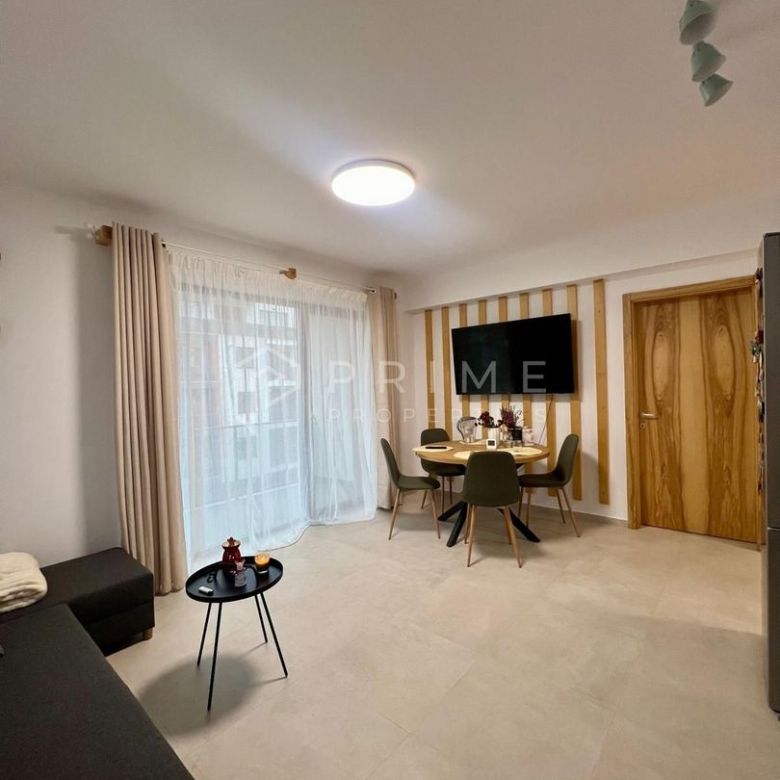 Apartament modern cu 3 camere, bloc nou cu lift și parcare privată - Imagine principala