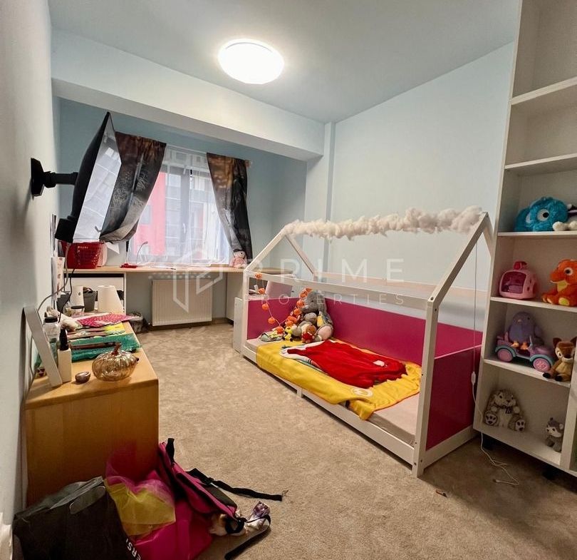 Apartament modern cu 3 camere, bloc nou cu lift și parcare privată